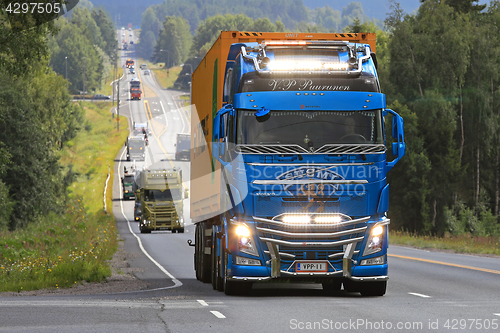 Image of Blue Volvo FH500 Finland 100 Years in Convoy