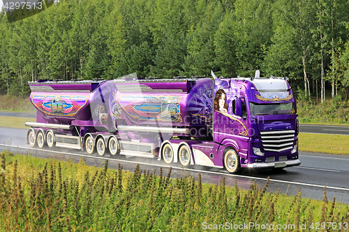 Image of Super Truck Lowrider of Kuljetus Auvinen on Freeway