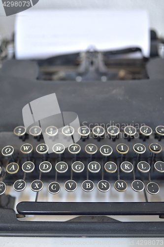 Image of Old typing machine