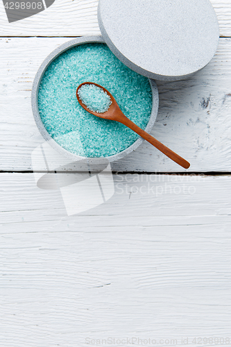 Image of Turquoise sea salt in cup