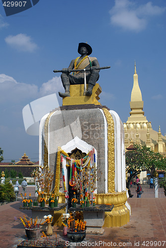 Image of King and stupa