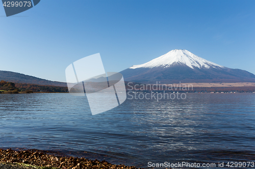 Image of Lake Yamanashi and Mount Fuji in Japan