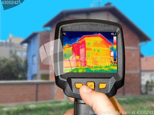 Image of Recording House with or without facade With Thermal Camera