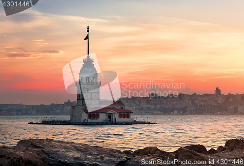 Image of Maiden Tower in Bosphorus