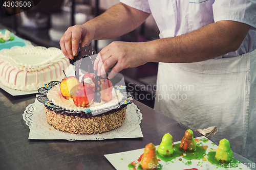 Image of Manual cakes production