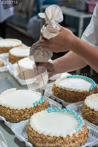 Image of Manual cakes production