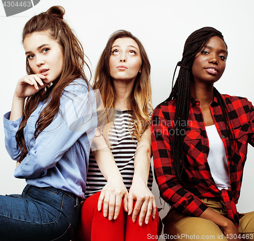 Image of diverse multi nation girls group, teenage friends company cheerful having fun, happy smiling, cute posing isolated on white background, lifestyle people concept, african-american and caucasian 