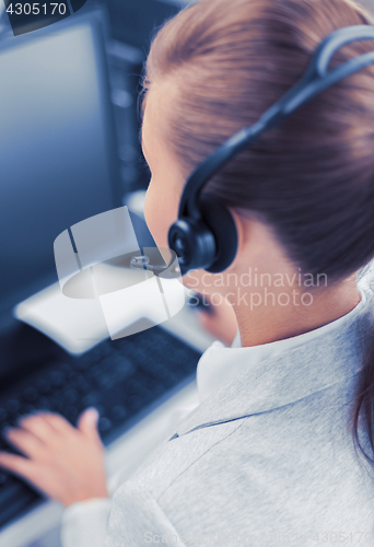 Image of female helpline operator