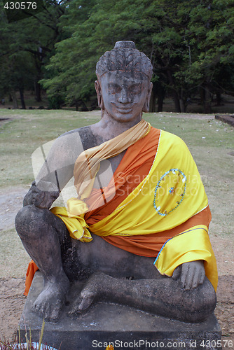 Image of Buddha with yellow