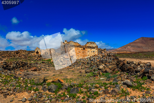 Image of An ancient ruin located in the middle of Lanzarote.