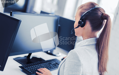 Image of female helpline operator