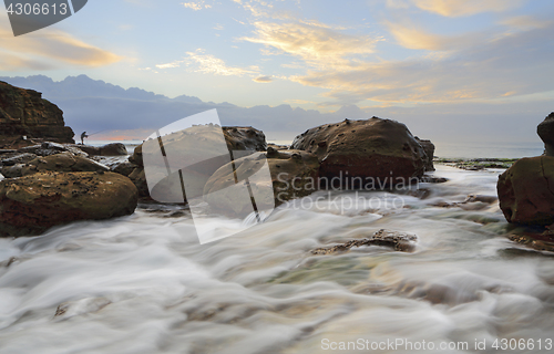 Image of Strong foreground rock flows at Wollongong 