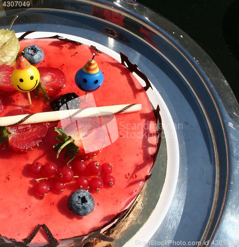 Image of Pastry with strawberry mousse and red currants
