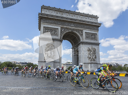 Image of The Feminine Peloton in Paris - La Course by Le Tour de France 2