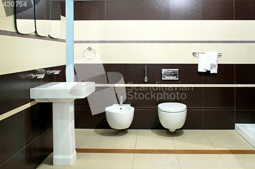 Image of Brown bathroom