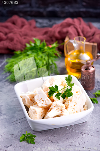 Image of raw cauliflower