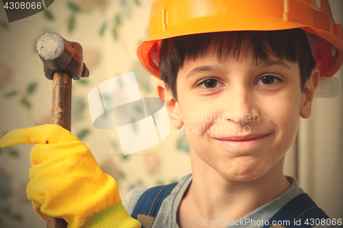 Image of Smiling boy builder