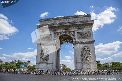 Image of The Feminine Peloton in Paris - La Course by Le Tour de France 2