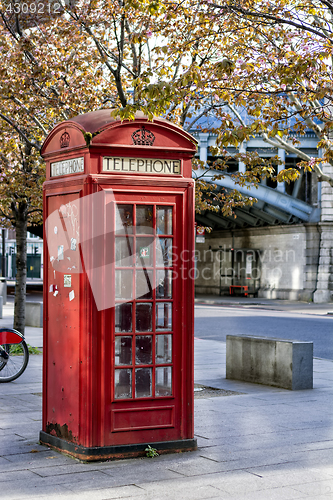 Image of London, telephone box