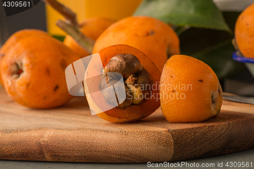 Image of loquats on kitchen counter