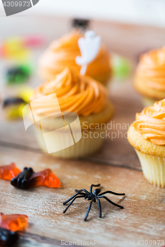 Image of spider decoration on table at halloween party