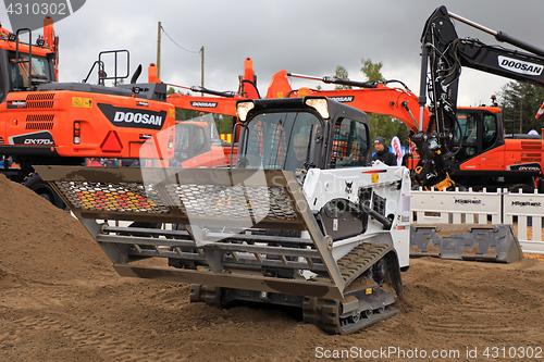 Image of Bobcat T450 Compact Track Loader Land Leveler