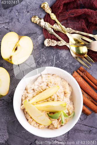 Image of oat porridge