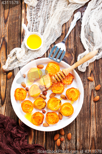 Image of apricots with honey