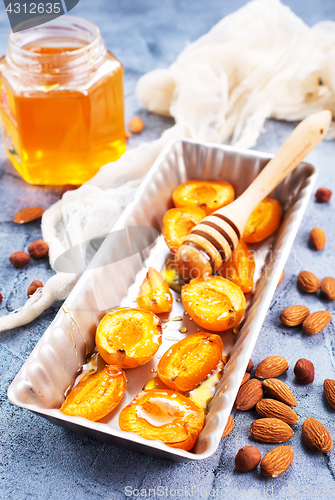 Image of apricots with honey