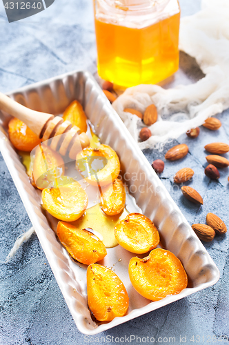 Image of apricots with honey