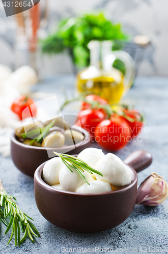 Image of ingredients for caprese salad 