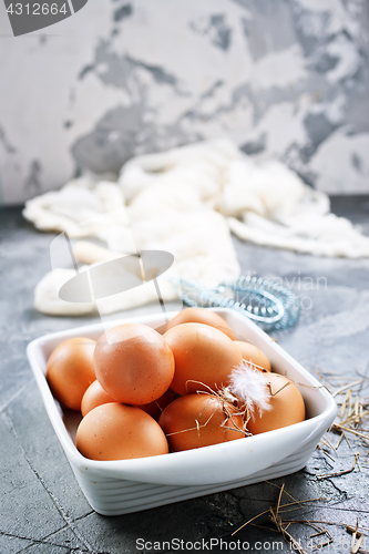 Image of raw eggs