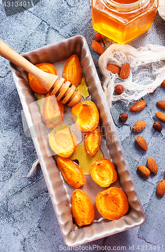 Image of apricots with honey