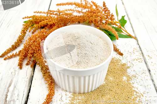 Image of Flour amaranth in white bowl on board