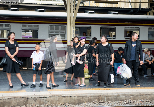 Image of Mourners at Hua Lamphong Station in Bangkok