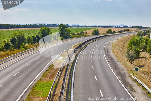 Image of Highway with no traffic