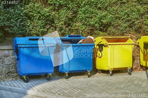 Image of Dust bin containers