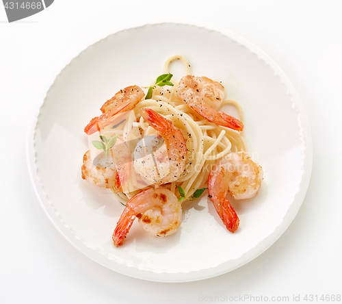 Image of Plate of spaghetti and fried prawns