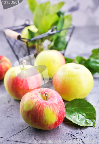 Image of fresh apples