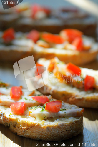 Image of bruschetta with chicken