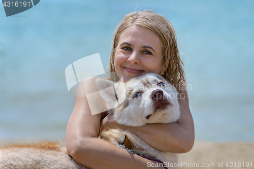 Image of Husky and blonde