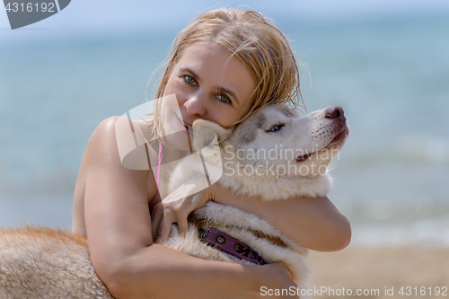 Image of Husky and blonde