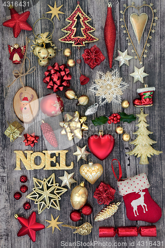 Image of Christmas Noel Sign and Decorations