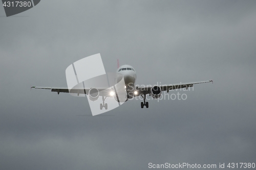 Image of Commercial Plane Landing