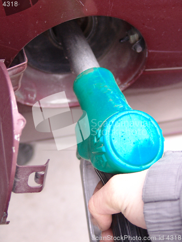 Image of filling fuel