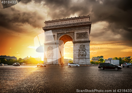 Image of Cloudy sky and Arc de Triomphe