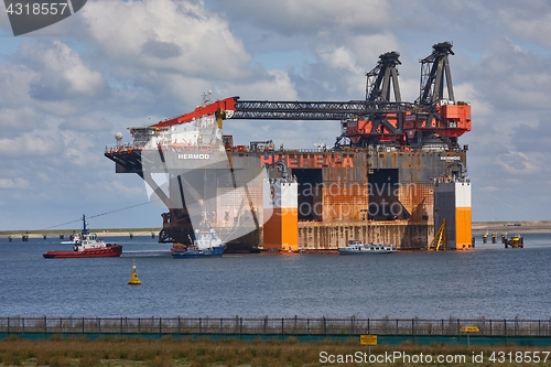 Image of Heerema Hermod Decommissioning