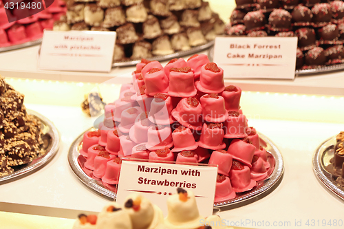 Image of Marzipan with strawberries