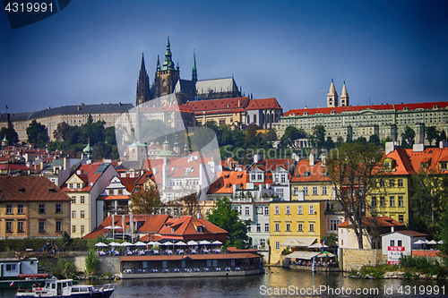 Image of Prague castle and river