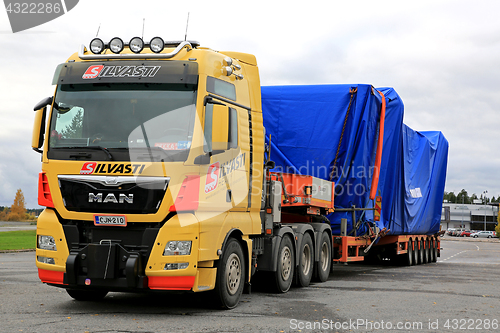 Image of Yellow MAN TGX of Silvasti Heavy Hauls Wide Load